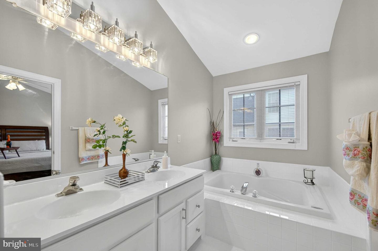 904 HARRISON CIR, ALEXANDRIA, Virginia 22304, 3 Bedrooms Bedrooms, ,2 BathroomsBathrooms,Residential,For sale,904 HARRISON CIR,VAAX2054674 MLS # VAAX2054674