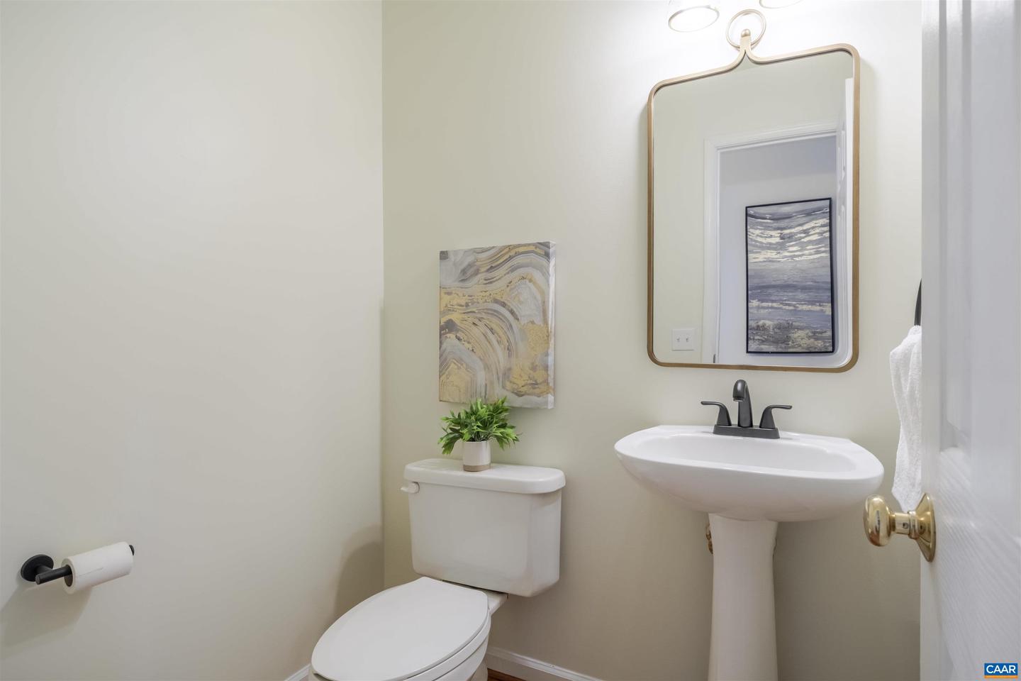 1051 OLD FOX TRAIL LN, CROZET, Virginia 22932, 4 Bedrooms Bedrooms, ,2 BathroomsBathrooms,Residential,For sale,1051 OLD FOX TRAIL LN,673848 MLS # 673848