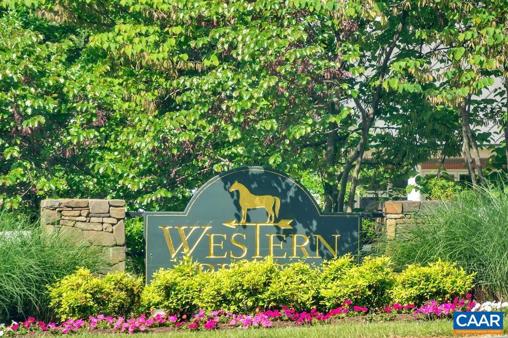 1051 OLD FOX TRAIL LN, CROZET, Virginia 22932, 4 Bedrooms Bedrooms, ,2 BathroomsBathrooms,Residential,For sale,1051 OLD FOX TRAIL LN,673848 MLS # 673848