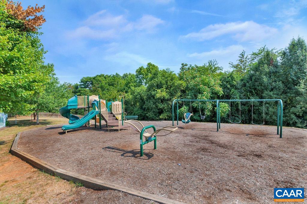 1051 OLD FOX TRAIL LN, CROZET, Virginia 22932, 4 Bedrooms Bedrooms, ,2 BathroomsBathrooms,Residential,For sale,1051 OLD FOX TRAIL LN,673848 MLS # 673848