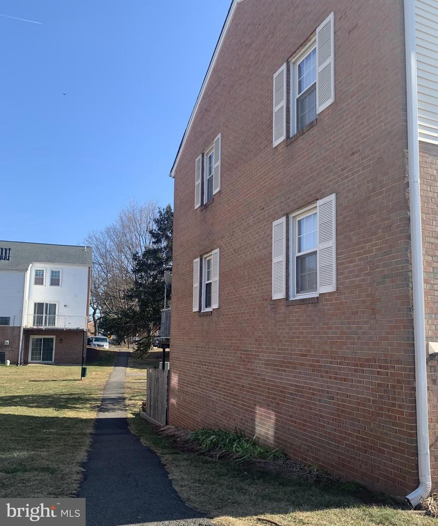 14487 SAINT GERMAIN DR, CENTREVILLE, Virginia 20121, 3 Bedrooms Bedrooms, ,2 BathroomsBathrooms,Residential,For sale,14487 SAINT GERMAIN DR,VAFX2293622 MLS # VAFX2293622