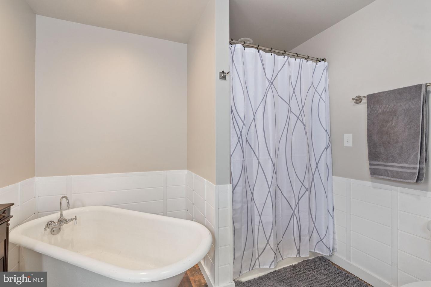 5105 DEEP CREEK RD, KENTS STORE, Virginia 23084, 4 Bedrooms Bedrooms, ,3 BathroomsBathrooms,Residential,For sale,5105 DEEP CREEK RD,VAFN2000628 MLS # VAFN2000628