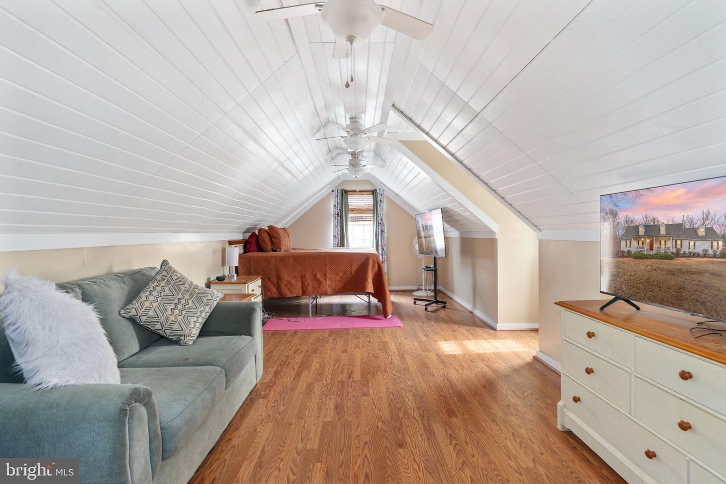 5105 DEEP CREEK RD, KENTS STORE, Virginia 23084, 4 Bedrooms Bedrooms, ,3 BathroomsBathrooms,Residential,For sale,5105 DEEP CREEK RD,VAFN2000628 MLS # VAFN2000628