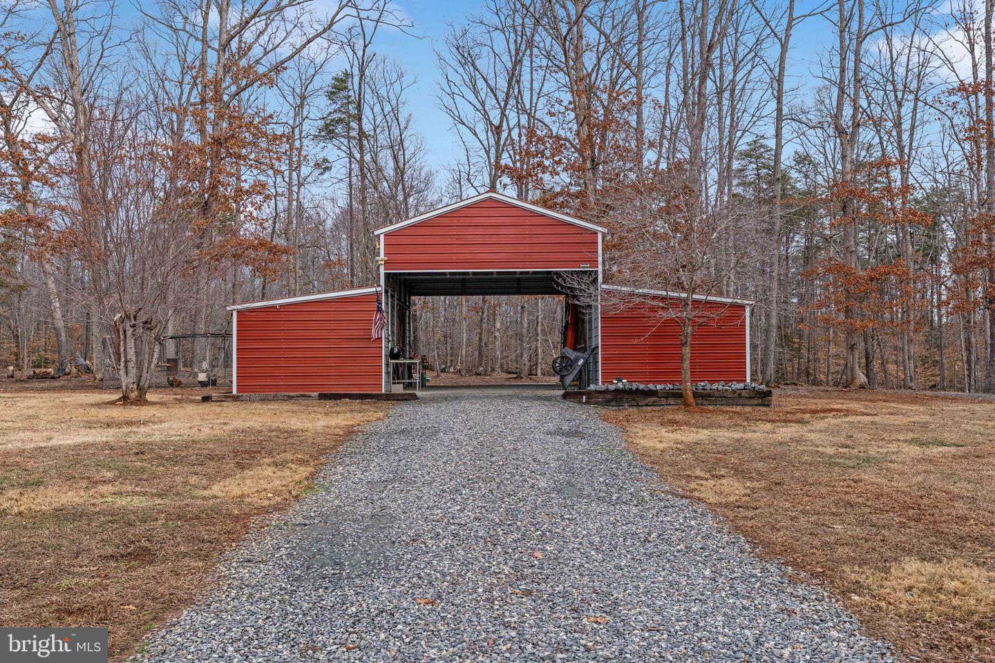 5105 DEEP CREEK RD, KENTS STORE, Virginia 23084, 4 Bedrooms Bedrooms, ,3 BathroomsBathrooms,Residential,For sale,5105 DEEP CREEK RD,VAFN2000628 MLS # VAFN2000628