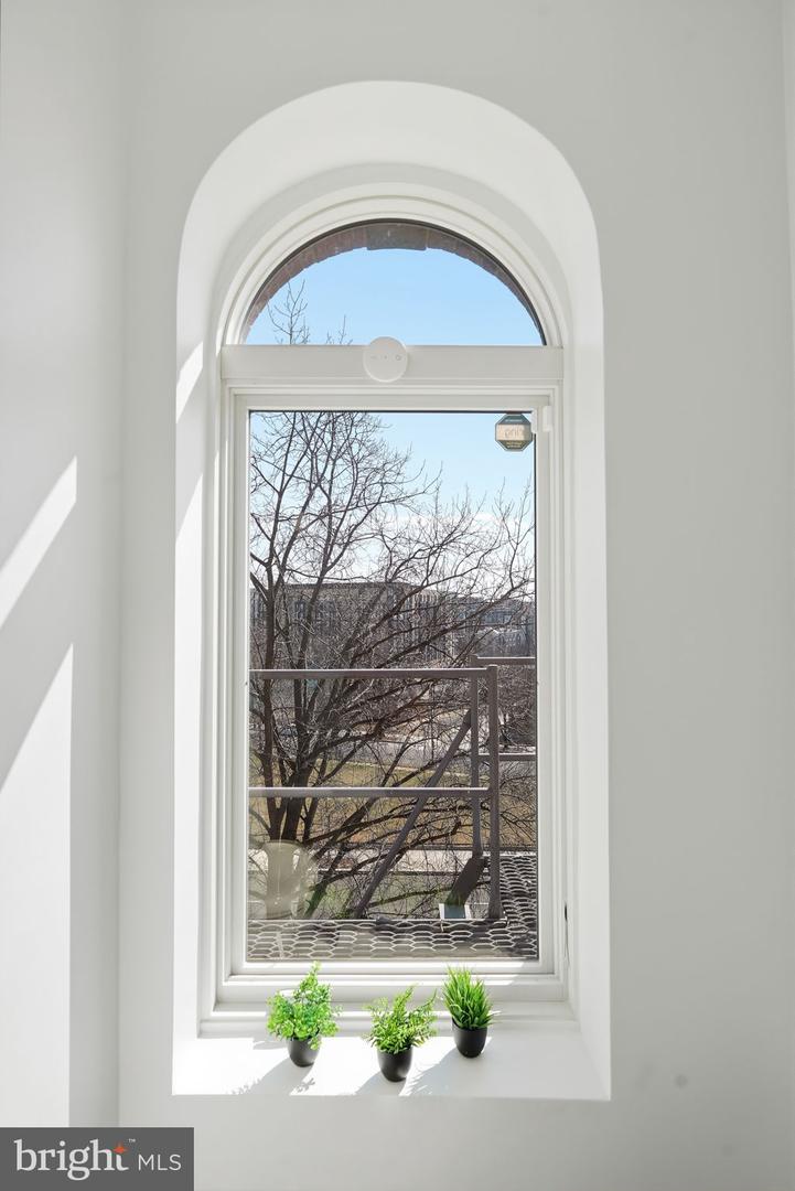 115 NEW YORK AVE NW #9, WASHINGTON, District Of Columbia 20001, 2 Bedrooms Bedrooms, ,2 BathroomsBathrooms,Residential,For sale,115 NEW YORK AVE NW #9,DCDC2248648 MLS # DCDC2248648