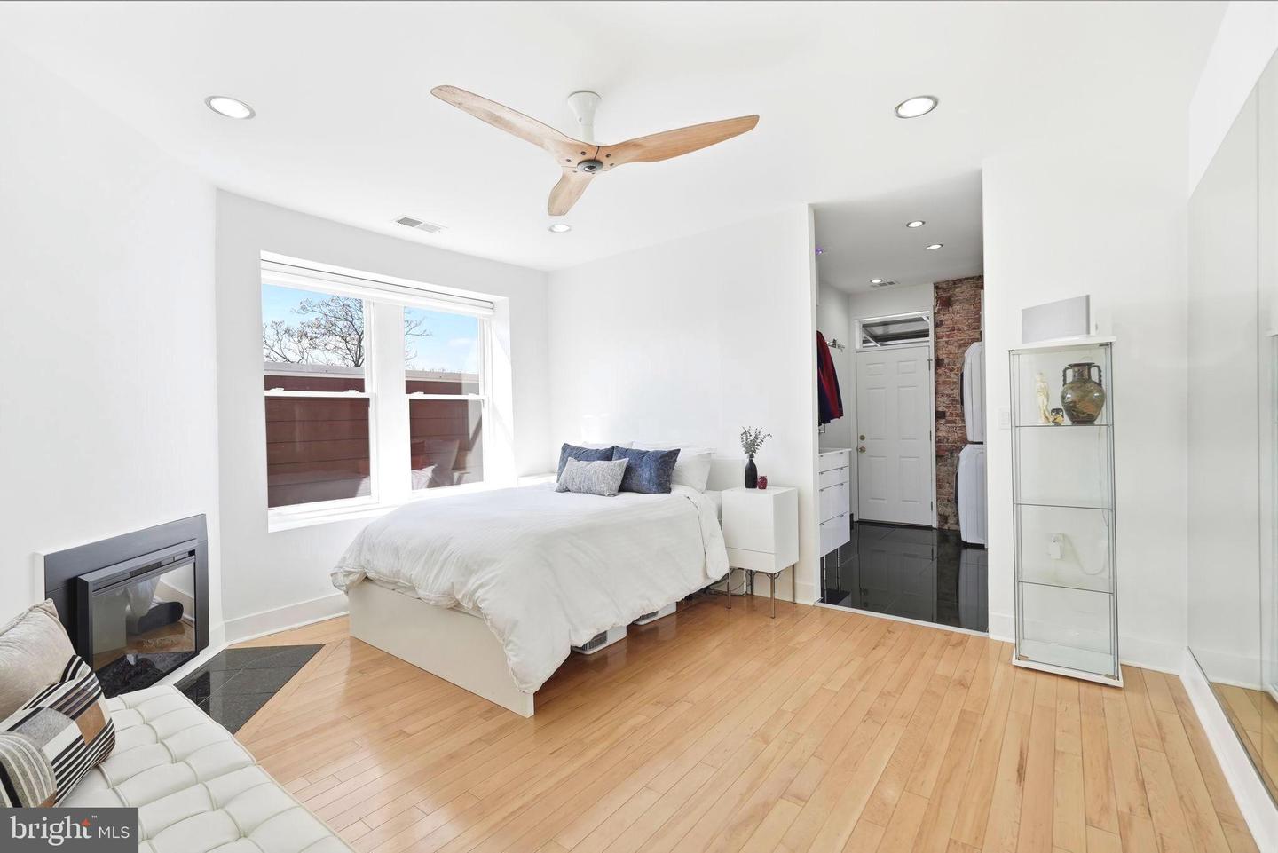 115 NEW YORK AVE NW #9, WASHINGTON, District Of Columbia 20001, 2 Bedrooms Bedrooms, ,2 BathroomsBathrooms,Residential,For sale,115 NEW YORK AVE NW #9,DCDC2248648 MLS # DCDC2248648