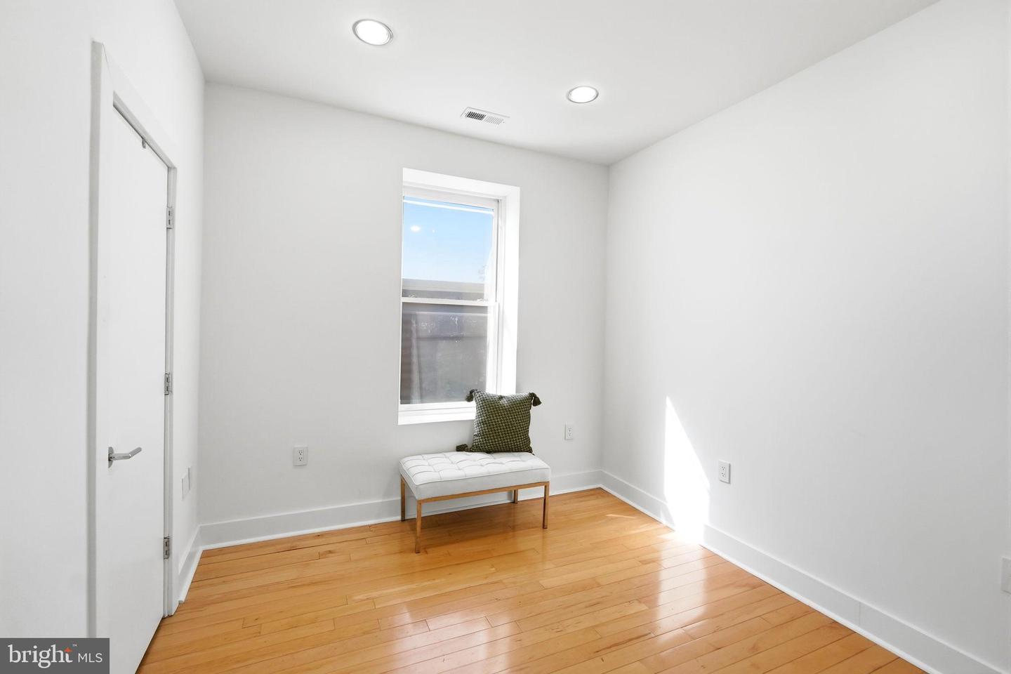 115 NEW YORK AVE NW #9, WASHINGTON, District Of Columbia 20001, 2 Bedrooms Bedrooms, ,2 BathroomsBathrooms,Residential,For sale,115 NEW YORK AVE NW #9,DCDC2248648 MLS # DCDC2248648