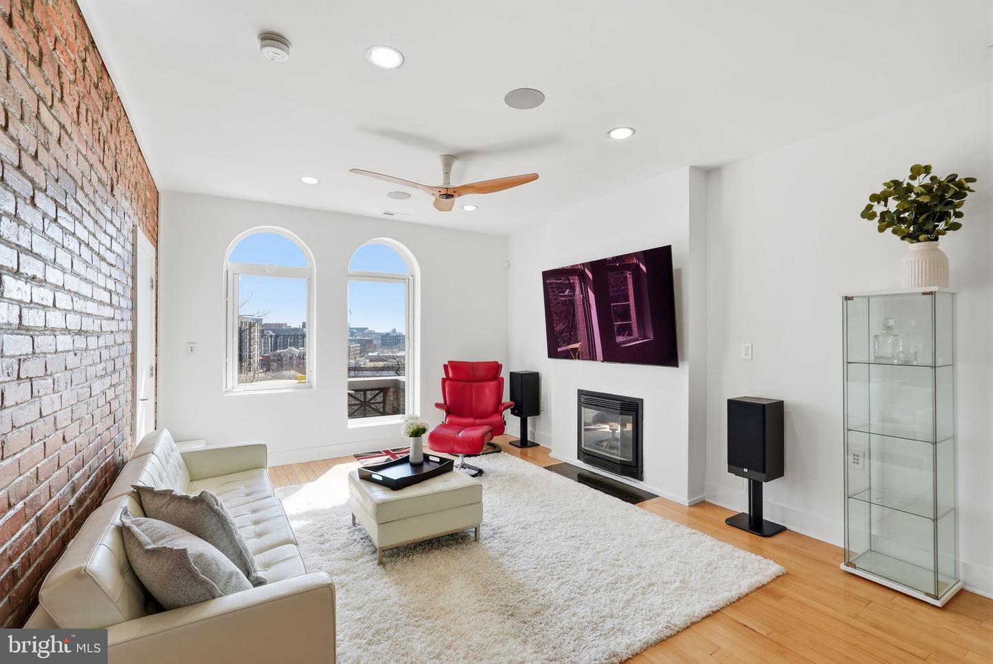 115 NEW YORK AVE NW #9, WASHINGTON, District Of Columbia 20001, 2 Bedrooms Bedrooms, ,2 BathroomsBathrooms,Residential,For sale,115 NEW YORK AVE NW #9,DCDC2248648 MLS # DCDC2248648