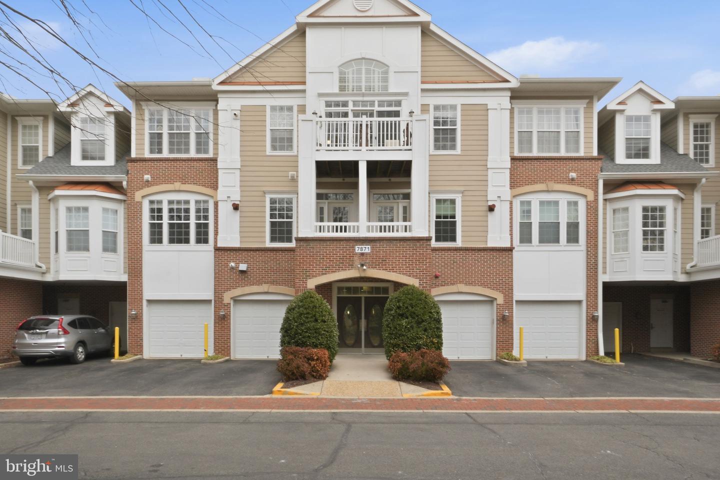 7871 ROLLING WOODS CT #1104, SPRINGFIELD, Virginia 22152, 2 Bedrooms Bedrooms, ,2 BathroomsBathrooms,Residential,For sale,7871 ROLLING WOODS CT #1104,VAFX2293628 MLS # VAFX2293628