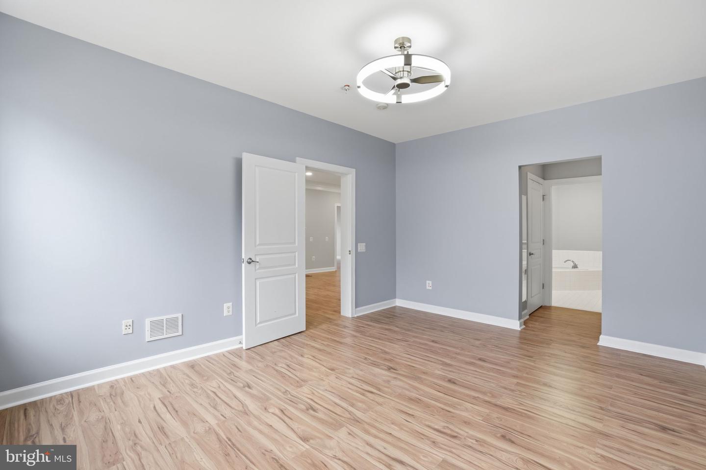 7871 ROLLING WOODS CT #1104, SPRINGFIELD, Virginia 22152, 2 Bedrooms Bedrooms, ,2 BathroomsBathrooms,Residential,For sale,7871 ROLLING WOODS CT #1104,VAFX2293628 MLS # VAFX2293628