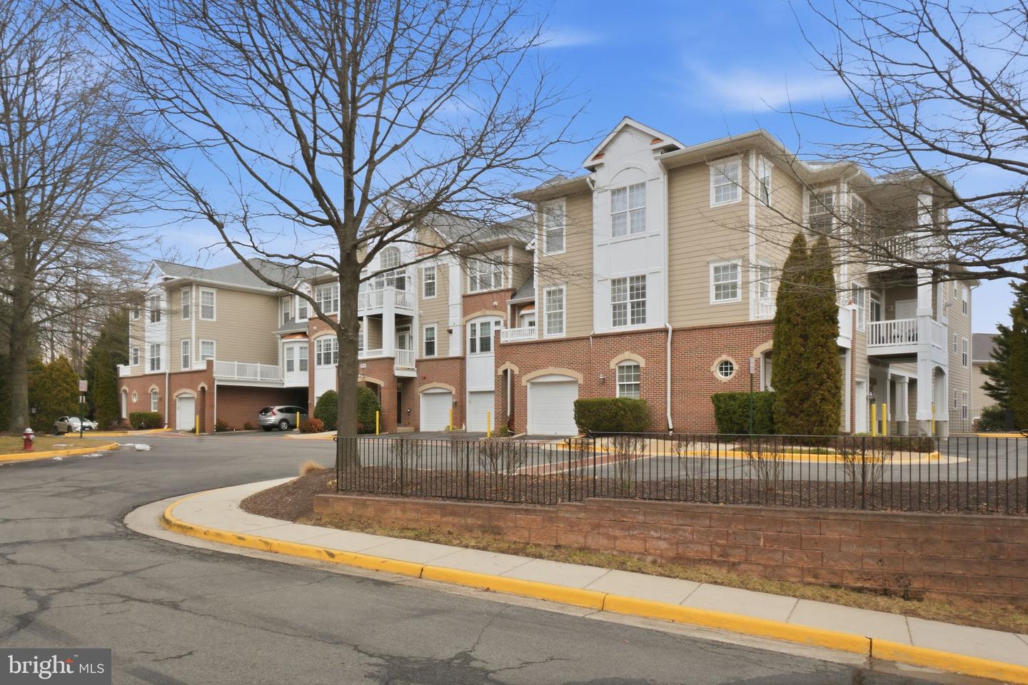 7871 ROLLING WOODS CT #1104, SPRINGFIELD, Virginia 22152, 2 Bedrooms Bedrooms, ,2 BathroomsBathrooms,Residential,For sale,7871 ROLLING WOODS CT #1104,VAFX2293628 MLS # VAFX2293628