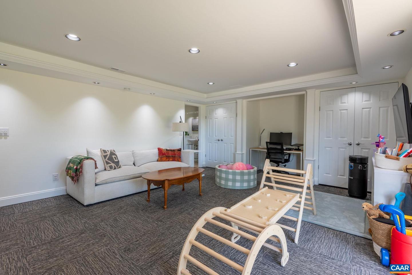 320 HARVEST DR, CHARLOTTESVILLE, Virginia 22903, 3 Bedrooms Bedrooms, ,3 BathroomsBathrooms,Residential,For sale,320 HARVEST DR,673891 MLS # 673891