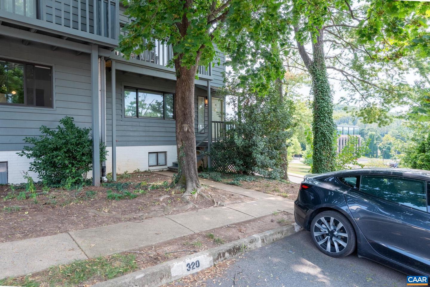 320 HARVEST DR, CHARLOTTESVILLE, Virginia 22903, 3 Bedrooms Bedrooms, ,3 BathroomsBathrooms,Residential,For sale,320 HARVEST DR,673891 MLS # 673891