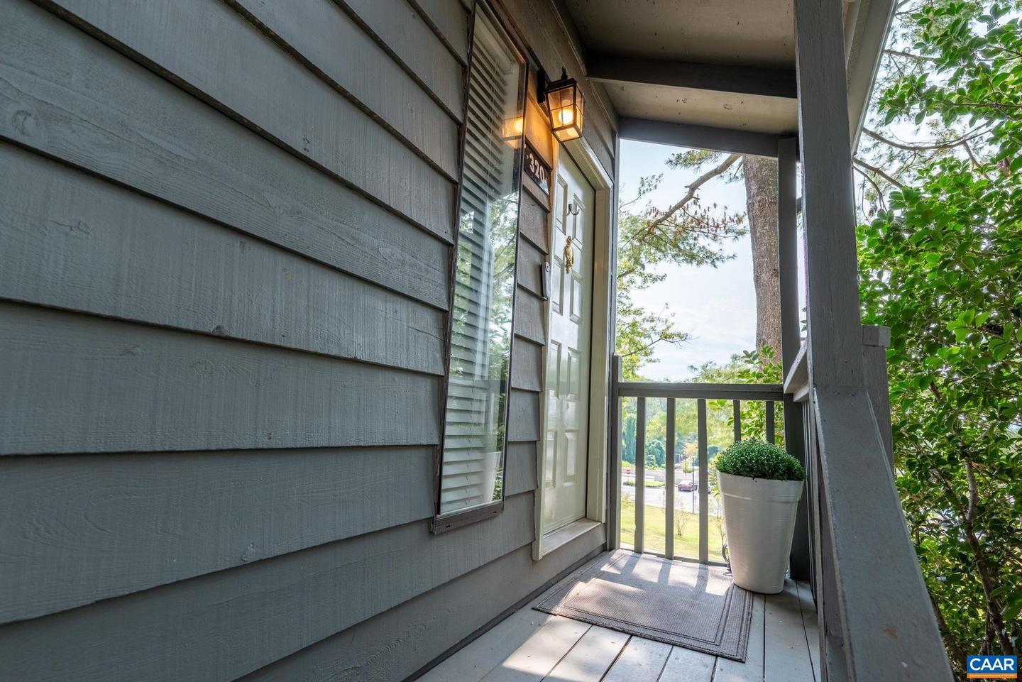 320 HARVEST DR, CHARLOTTESVILLE, Virginia 22903, 3 Bedrooms Bedrooms, ,3 BathroomsBathrooms,Residential,For sale,320 HARVEST DR,673891 MLS # 673891