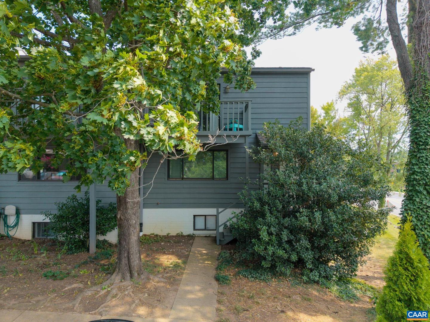 320 HARVEST DR, CHARLOTTESVILLE, Virginia 22903, 3 Bedrooms Bedrooms, ,3 BathroomsBathrooms,Residential,For sale,320 HARVEST DR,673891 MLS # 673891