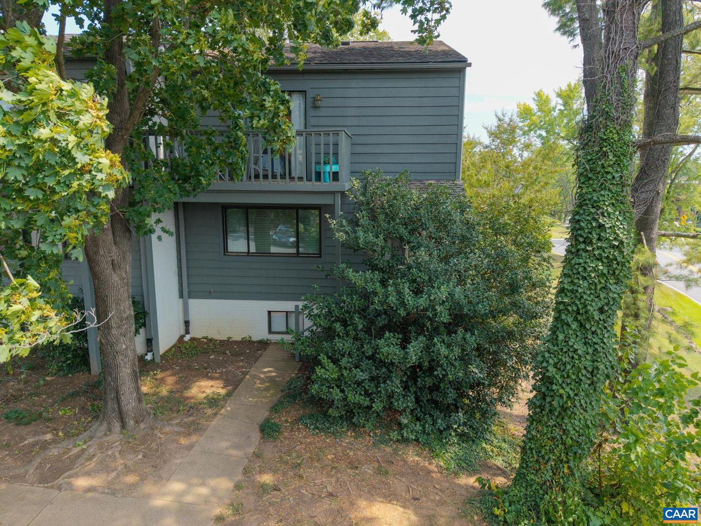 320 HARVEST DR, CHARLOTTESVILLE, Virginia 22903, 3 Bedrooms Bedrooms, ,3 BathroomsBathrooms,Residential,For sale,320 HARVEST DR,673891 MLS # 673891