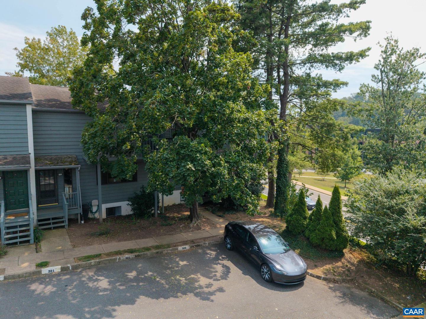 320 HARVEST DR, CHARLOTTESVILLE, Virginia 22903, 3 Bedrooms Bedrooms, ,3 BathroomsBathrooms,Residential,For sale,320 HARVEST DR,673891 MLS # 673891