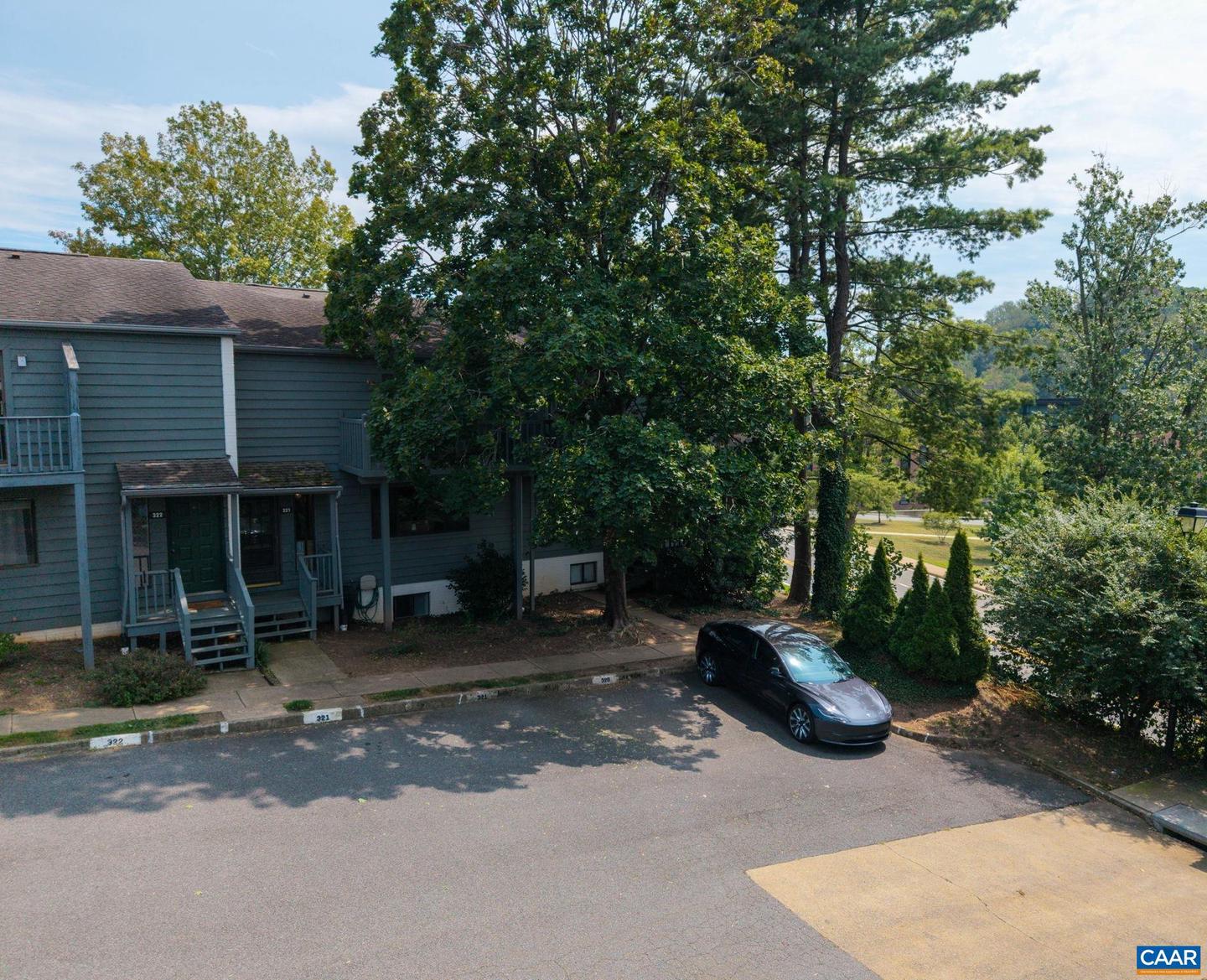 320 HARVEST DR, CHARLOTTESVILLE, Virginia 22903, 3 Bedrooms Bedrooms, ,3 BathroomsBathrooms,Residential,For sale,320 HARVEST DR,673891 MLS # 673891