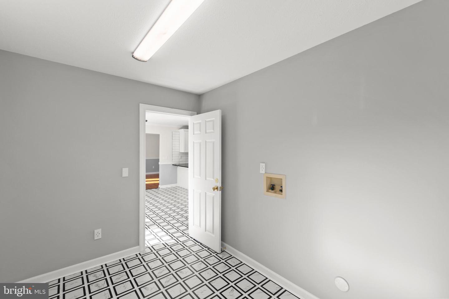 405 SPRING HOLLOW RD, WOODSTOCK, Virginia 22664, 4 Bedrooms Bedrooms, ,4 BathroomsBathrooms,Residential,For sale,405 SPRING HOLLOW RD,VASH2013720 MLS # VASH2013720