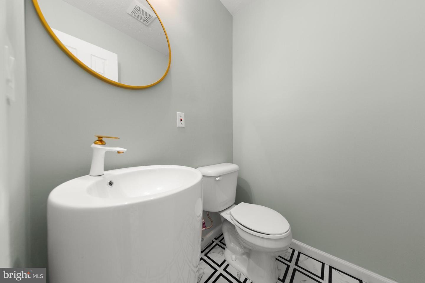 405 SPRING HOLLOW RD, WOODSTOCK, Virginia 22664, 4 Bedrooms Bedrooms, ,4 BathroomsBathrooms,Residential,For sale,405 SPRING HOLLOW RD,VASH2013720 MLS # VASH2013720