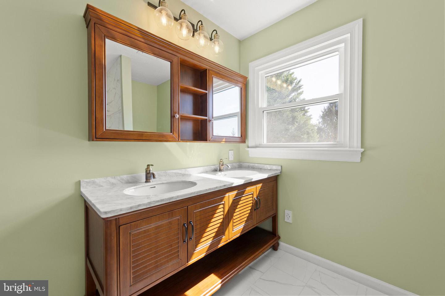 405 SPRING HOLLOW RD, WOODSTOCK, Virginia 22664, 4 Bedrooms Bedrooms, ,4 BathroomsBathrooms,Residential,For sale,405 SPRING HOLLOW RD,VASH2013720 MLS # VASH2013720