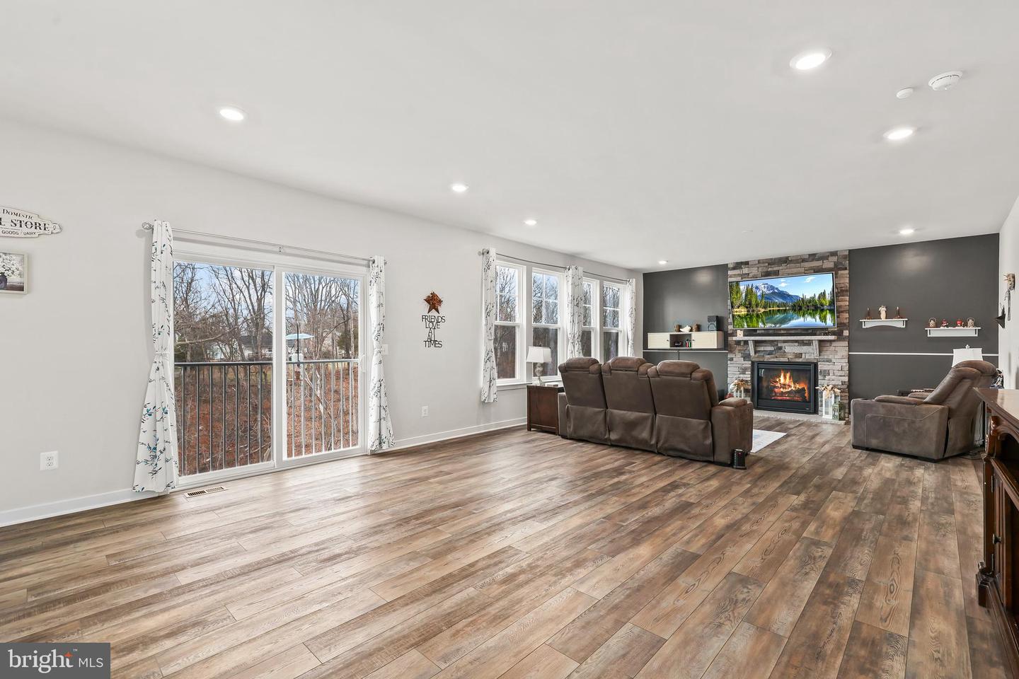 216 LEHIGH DR, WINCHESTER, Virginia 22602, 5 Bedrooms Bedrooms, ,3 BathroomsBathrooms,Residential,For sale,216 LEHIGH DR,VAFV2039920 MLS # VAFV2039920