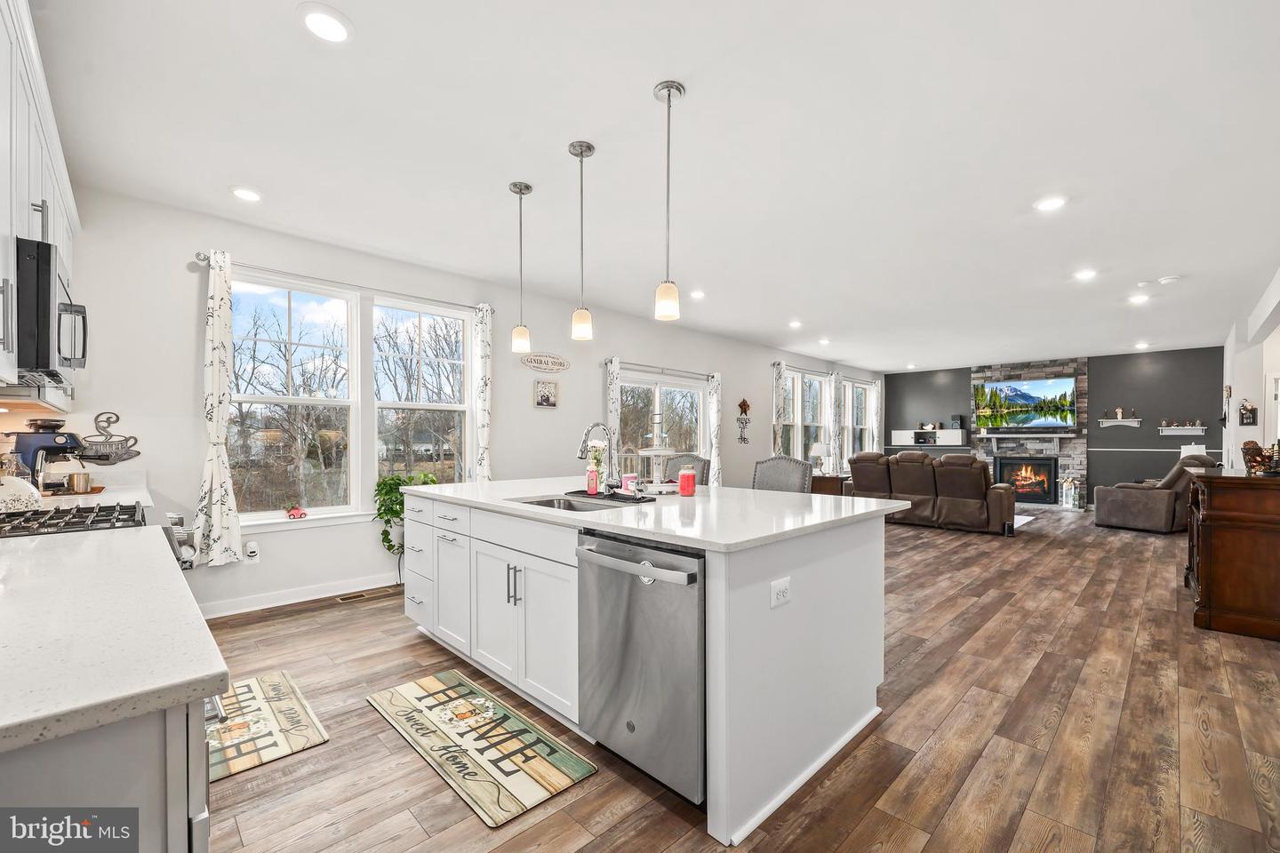 216 LEHIGH DR, WINCHESTER, Virginia 22602, 5 Bedrooms Bedrooms, ,3 BathroomsBathrooms,Residential,For sale,216 LEHIGH DR,VAFV2039920 MLS # VAFV2039920