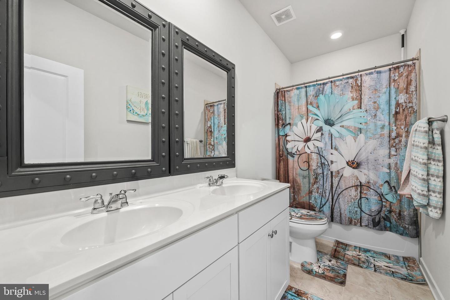 216 LEHIGH DR, WINCHESTER, Virginia 22602, 5 Bedrooms Bedrooms, ,3 BathroomsBathrooms,Residential,For sale,216 LEHIGH DR,VAFV2039920 MLS # VAFV2039920