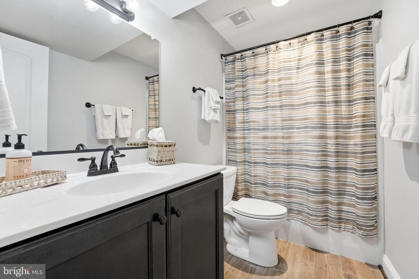 9454 PINEY MOUNTAIN RD, WARRENTON, Virginia 20186, 4 Bedrooms Bedrooms, 14 Rooms Rooms,3 BathroomsBathrooms,Residential,For sale,9454 PINEY MOUNTAIN RD,VAFQ2020788 MLS # VAFQ2020788