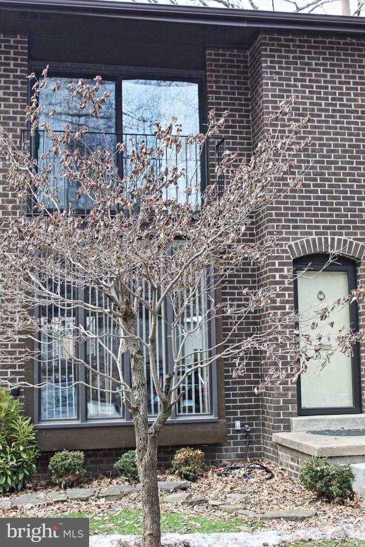 4960 SCHUYLER DR, ANNANDALE, Virginia 22003, 3 Bedrooms Bedrooms, 8 Rooms Rooms,2 BathroomsBathrooms,Residential,For sale,4960 SCHUYLER DR,VAFX2293666 MLS # VAFX2293666