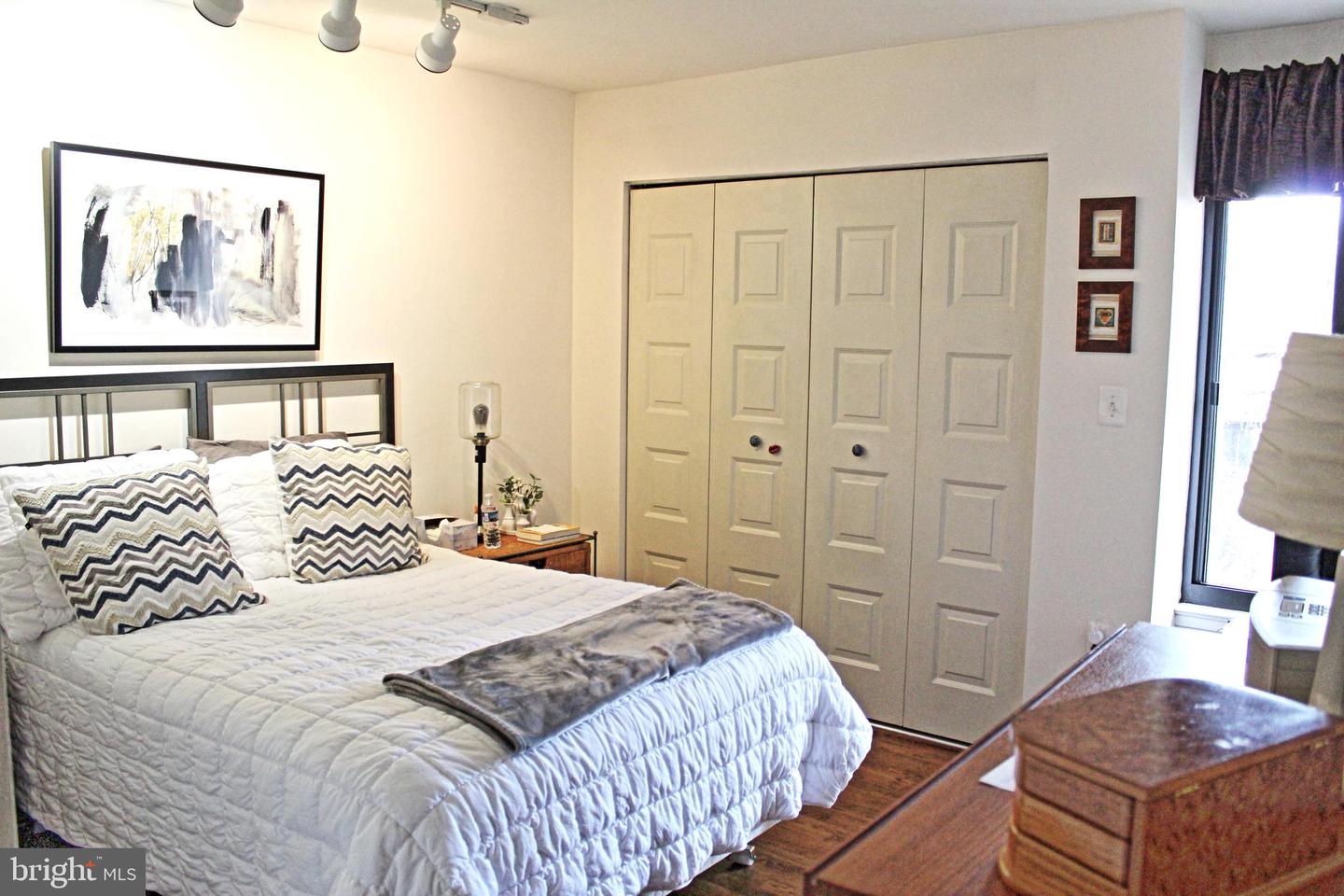 4960 SCHUYLER DR, ANNANDALE, Virginia 22003, 3 Bedrooms Bedrooms, 8 Rooms Rooms,2 BathroomsBathrooms,Residential,For sale,4960 SCHUYLER DR,VAFX2293666 MLS # VAFX2293666