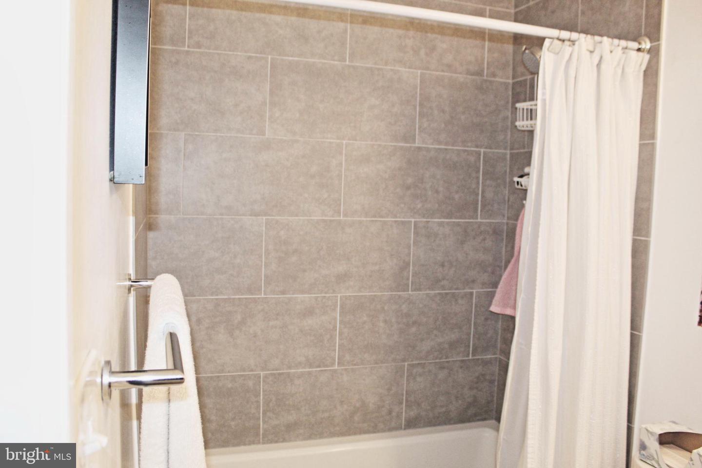 4960 SCHUYLER DR, ANNANDALE, Virginia 22003, 3 Bedrooms Bedrooms, 8 Rooms Rooms,2 BathroomsBathrooms,Residential,For sale,4960 SCHUYLER DR,VAFX2293666 MLS # VAFX2293666