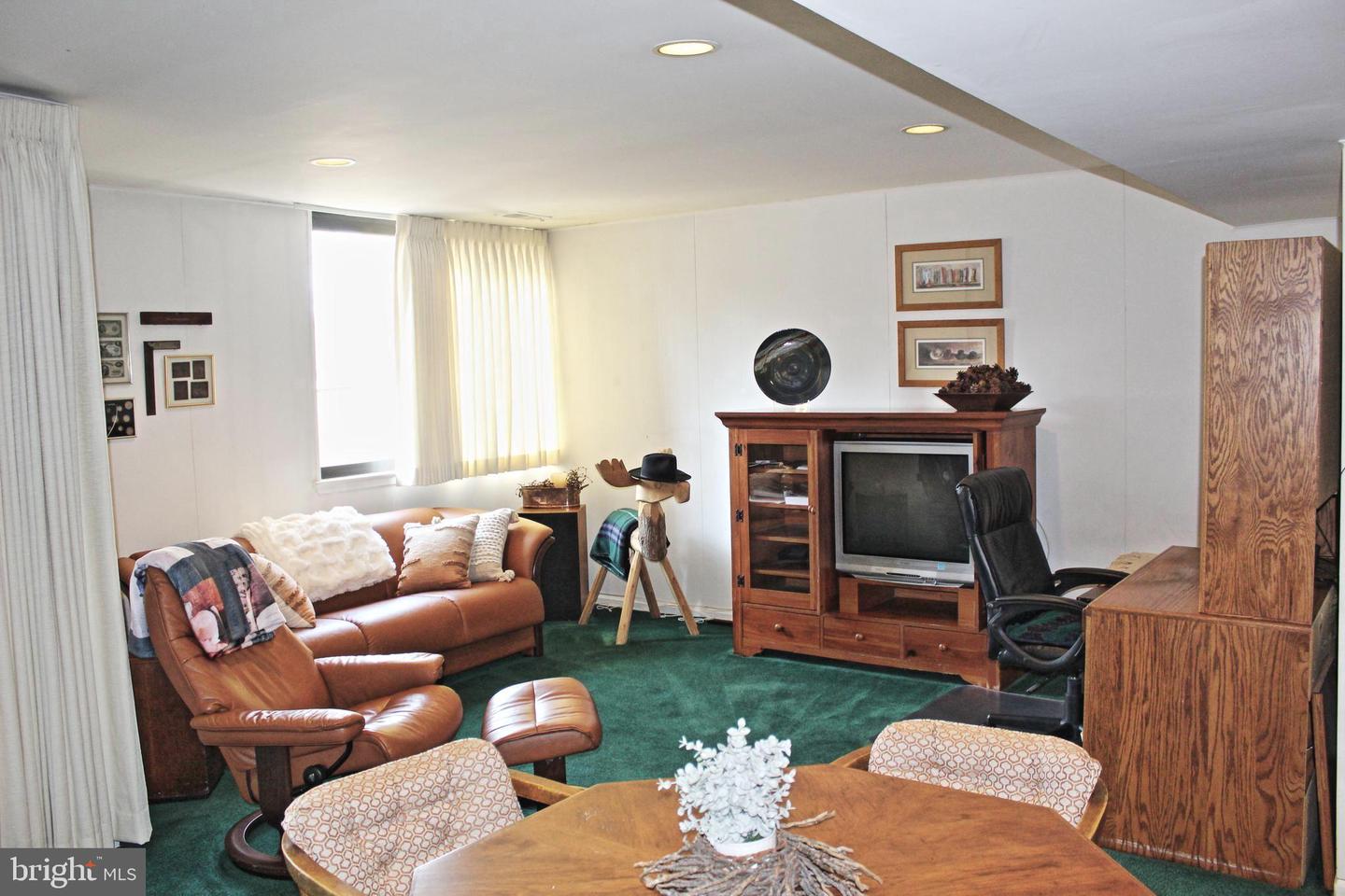 4960 SCHUYLER DR, ANNANDALE, Virginia 22003, 3 Bedrooms Bedrooms, 8 Rooms Rooms,2 BathroomsBathrooms,Residential,For sale,4960 SCHUYLER DR,VAFX2293666 MLS # VAFX2293666