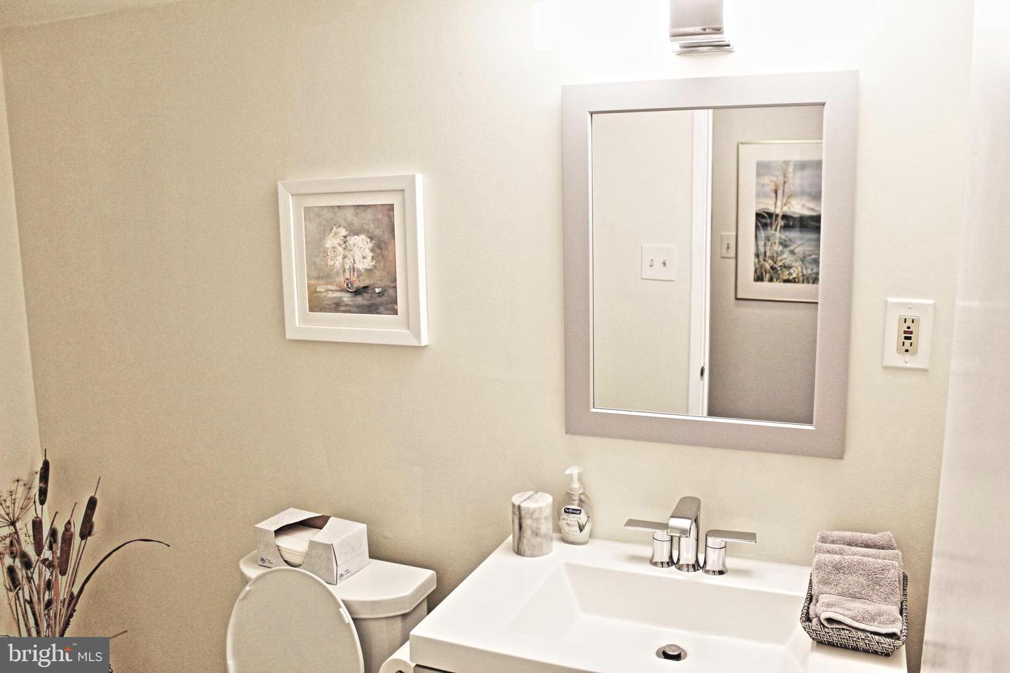 4960 SCHUYLER DR, ANNANDALE, Virginia 22003, 3 Bedrooms Bedrooms, 8 Rooms Rooms,2 BathroomsBathrooms,Residential,For sale,4960 SCHUYLER DR,VAFX2293666 MLS # VAFX2293666