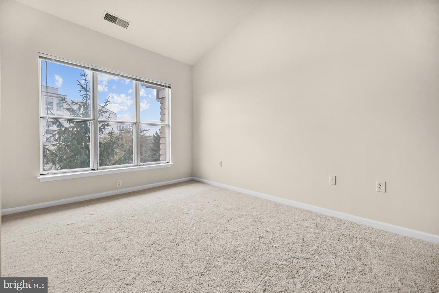 12919 ALTON SQ #416, HERNDON, Virginia 20170, 2 Bedrooms Bedrooms, ,1 BathroomBathrooms,Residential,For sale,12919 ALTON SQ #416,VAFX2293668 MLS # VAFX2293668