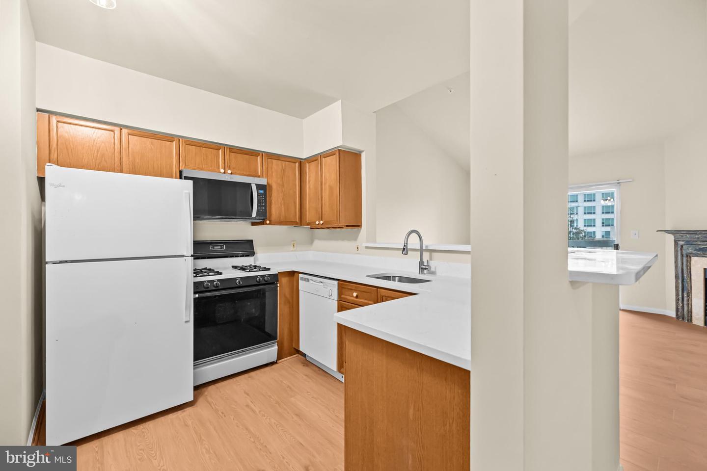 12919 ALTON SQ #416, HERNDON, Virginia 20170, 2 Bedrooms Bedrooms, ,1 BathroomBathrooms,Residential,For sale,12919 ALTON SQ #416,VAFX2293668 MLS # VAFX2293668