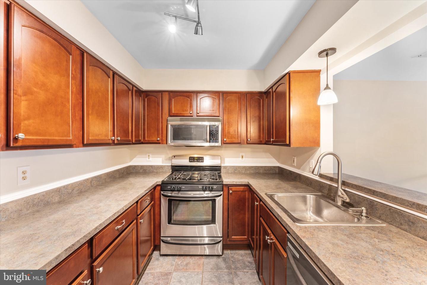 12569 KEMPSTON LN, WOODBRIDGE, Virginia 22192, 3 Bedrooms Bedrooms, ,2 BathroomsBathrooms,Residential,For sale,12569 KEMPSTON LN,VAPW2113630 MLS # VAPW2113630