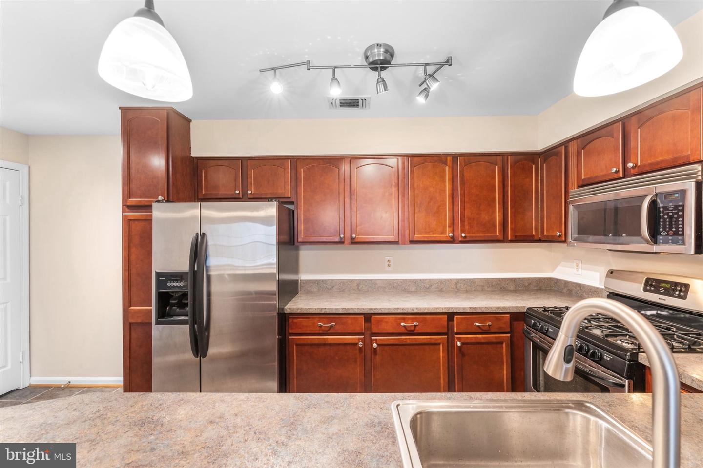 12569 KEMPSTON LN, WOODBRIDGE, Virginia 22192, 3 Bedrooms Bedrooms, ,2 BathroomsBathrooms,Residential,For sale,12569 KEMPSTON LN,VAPW2113630 MLS # VAPW2113630