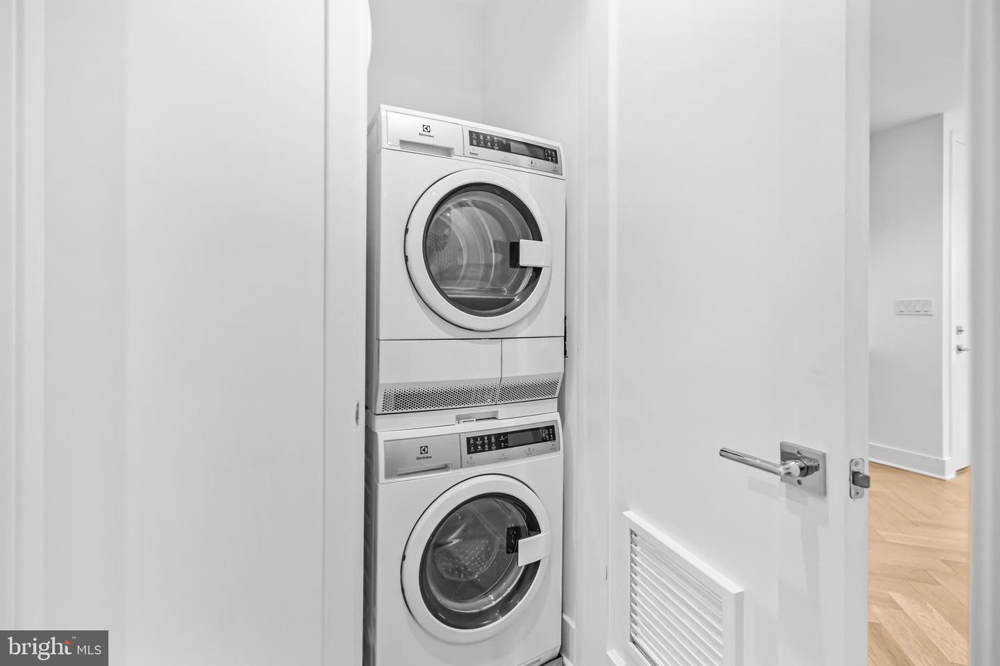 1753 WILLARD ST NW #3, WASHINGTON, District Of Columbia 20009, 1 Bedroom Bedrooms, ,1 BathroomBathrooms,Residential,For sale,1753 WILLARD ST NW #3,DCDC2248582 MLS # DCDC2248582