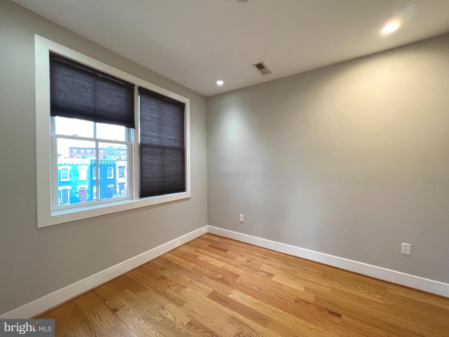 1209 G ST SE #8, WASHINGTON, District Of Columbia 20003, 2 Bedrooms Bedrooms, ,1 BathroomBathrooms,Residential,For sale,1209 G ST SE #8,DCDC2248626 MLS # DCDC2248626