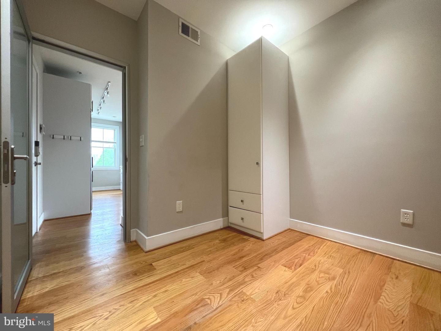 1209 G ST SE #8, WASHINGTON, District Of Columbia 20003, 2 Bedrooms Bedrooms, ,1 BathroomBathrooms,Residential,For sale,1209 G ST SE #8,DCDC2248626 MLS # DCDC2248626