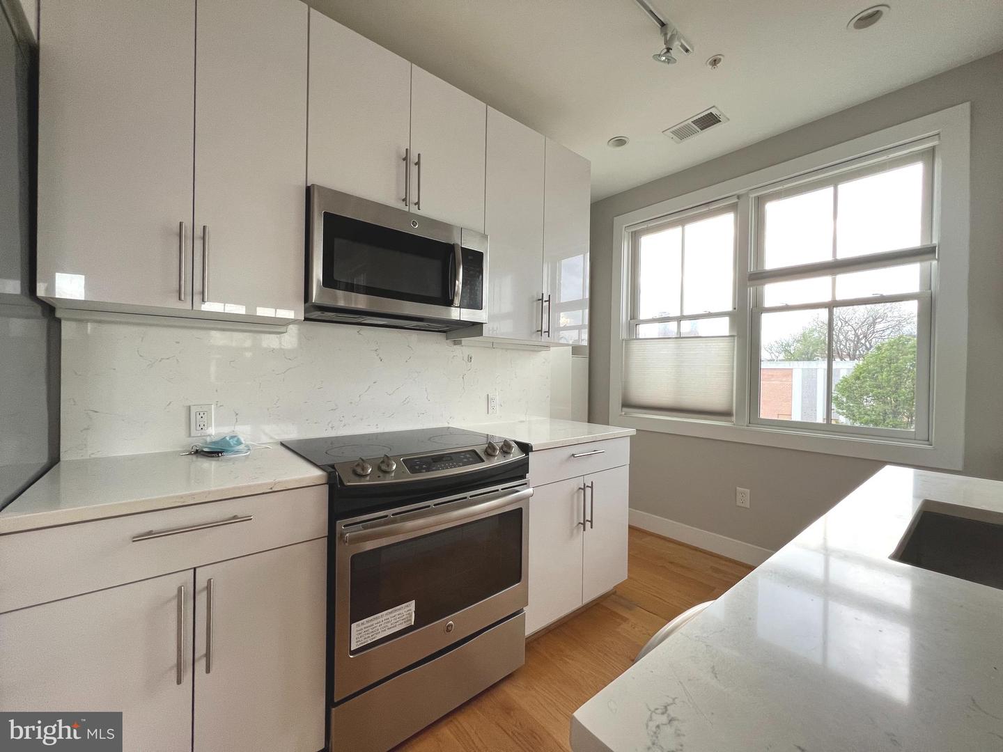 1209 G ST SE #8, WASHINGTON, District Of Columbia 20003, 2 Bedrooms Bedrooms, ,1 BathroomBathrooms,Residential,For sale,1209 G ST SE #8,DCDC2248626 MLS # DCDC2248626