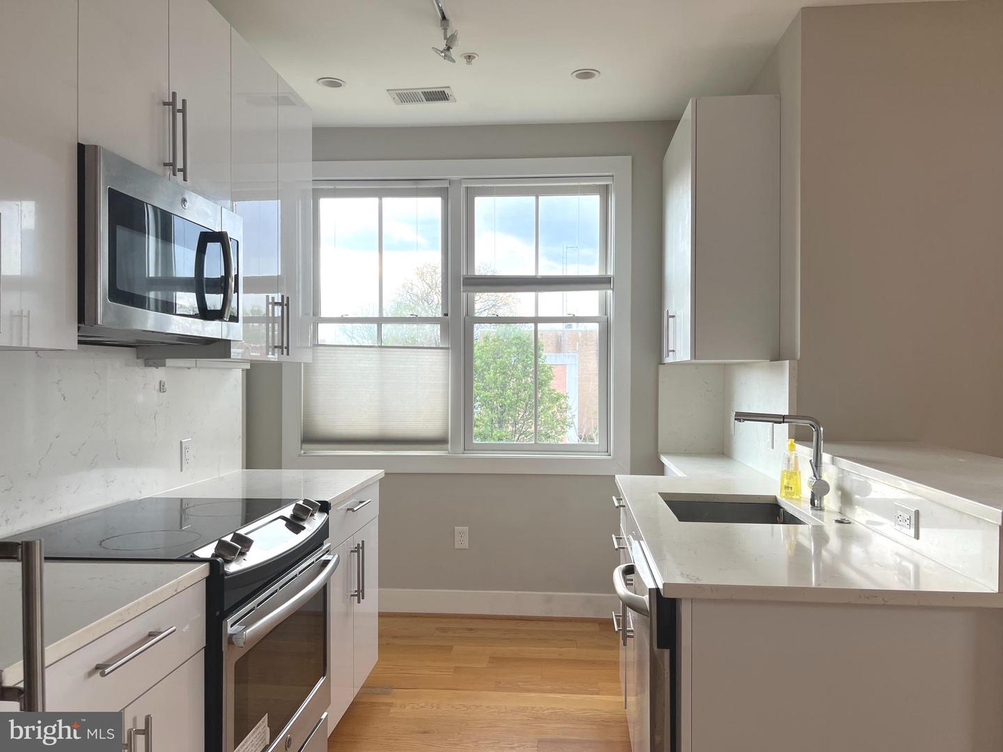 1209 G ST SE #8, WASHINGTON, District Of Columbia 20003, 2 Bedrooms Bedrooms, ,1 BathroomBathrooms,Residential,For sale,1209 G ST SE #8,DCDC2248626 MLS # DCDC2248626