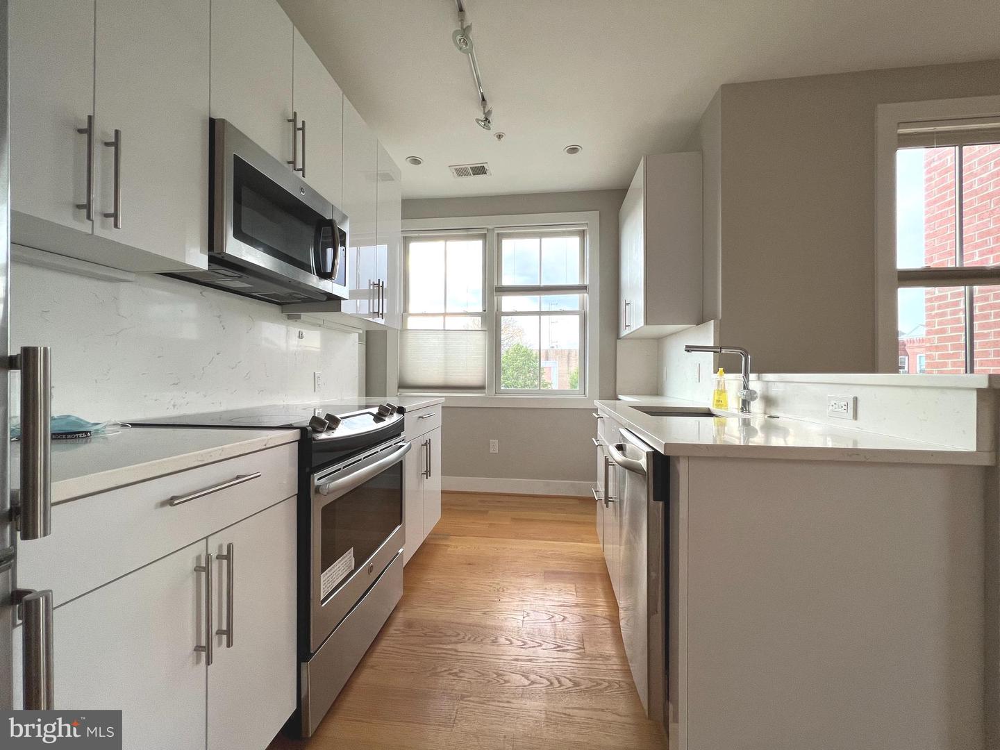 1209 G ST SE #8, WASHINGTON, District Of Columbia 20003, 2 Bedrooms Bedrooms, ,1 BathroomBathrooms,Residential,For sale,1209 G ST SE #8,DCDC2248626 MLS # DCDC2248626