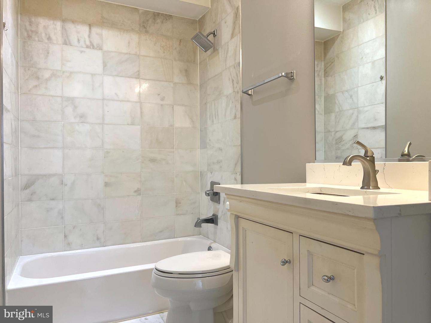 1209 G ST SE #8, WASHINGTON, District Of Columbia 20003, 2 Bedrooms Bedrooms, ,1 BathroomBathrooms,Residential,For sale,1209 G ST SE #8,DCDC2248626 MLS # DCDC2248626