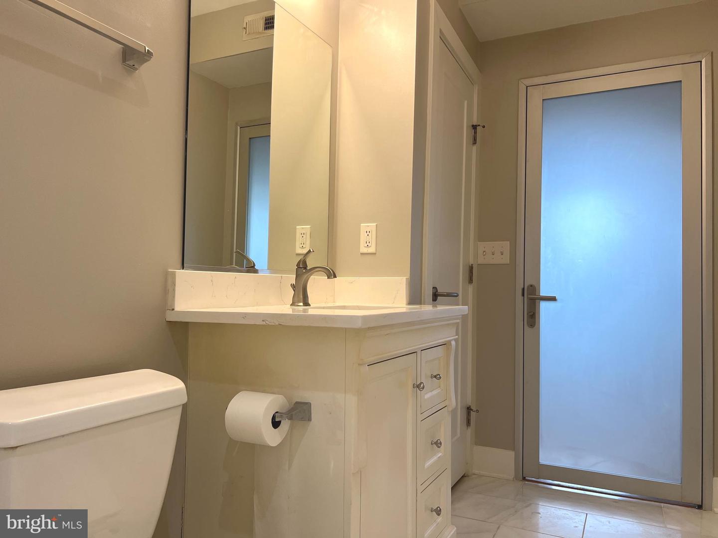 1209 G ST SE #8, WASHINGTON, District Of Columbia 20003, 2 Bedrooms Bedrooms, ,1 BathroomBathrooms,Residential,For sale,1209 G ST SE #8,DCDC2248626 MLS # DCDC2248626