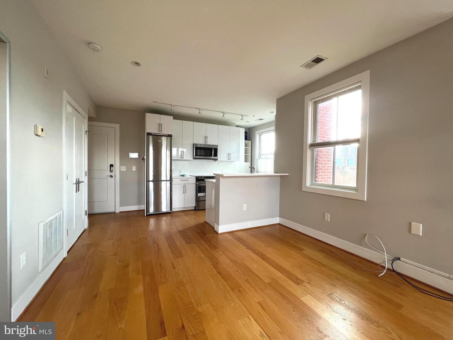 1209 G ST SE #8, WASHINGTON, District Of Columbia 20003, 2 Bedrooms Bedrooms, ,1 BathroomBathrooms,Residential,For sale,1209 G ST SE #8,DCDC2248626 MLS # DCDC2248626