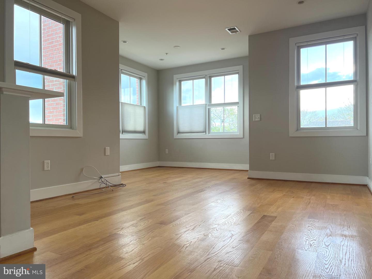 1209 G ST SE #8, WASHINGTON, District Of Columbia 20003, 2 Bedrooms Bedrooms, ,1 BathroomBathrooms,Residential,For sale,1209 G ST SE #8,DCDC2248626 MLS # DCDC2248626