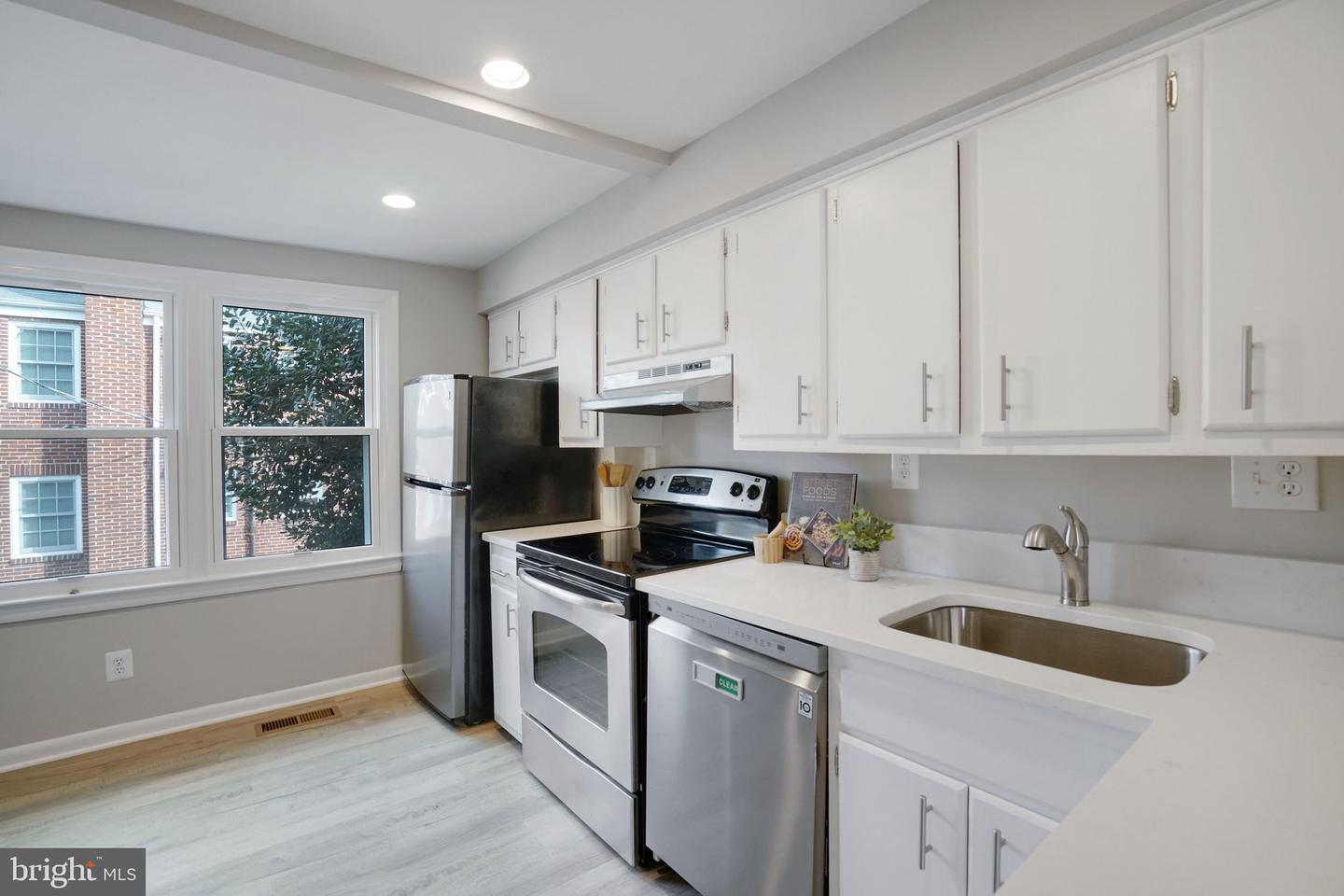 3901-A 6TH ST N, ARLINGTON, Virginia 22203, 3 Bedrooms Bedrooms, ,2 BathroomsBathrooms,Residential,For sale,3901-A 6TH ST N,VAAR2069572 MLS # VAAR2069572