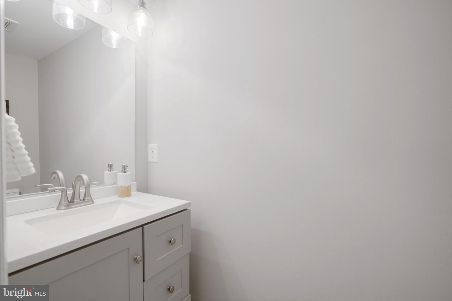 3901-A 6TH ST N, ARLINGTON, Virginia 22203, 3 Bedrooms Bedrooms, ,2 BathroomsBathrooms,Residential,For sale,3901-A 6TH ST N,VAAR2069572 MLS # VAAR2069572